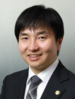 弁護士西雄一郎