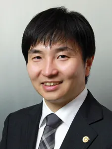 弁護士西雄一郎